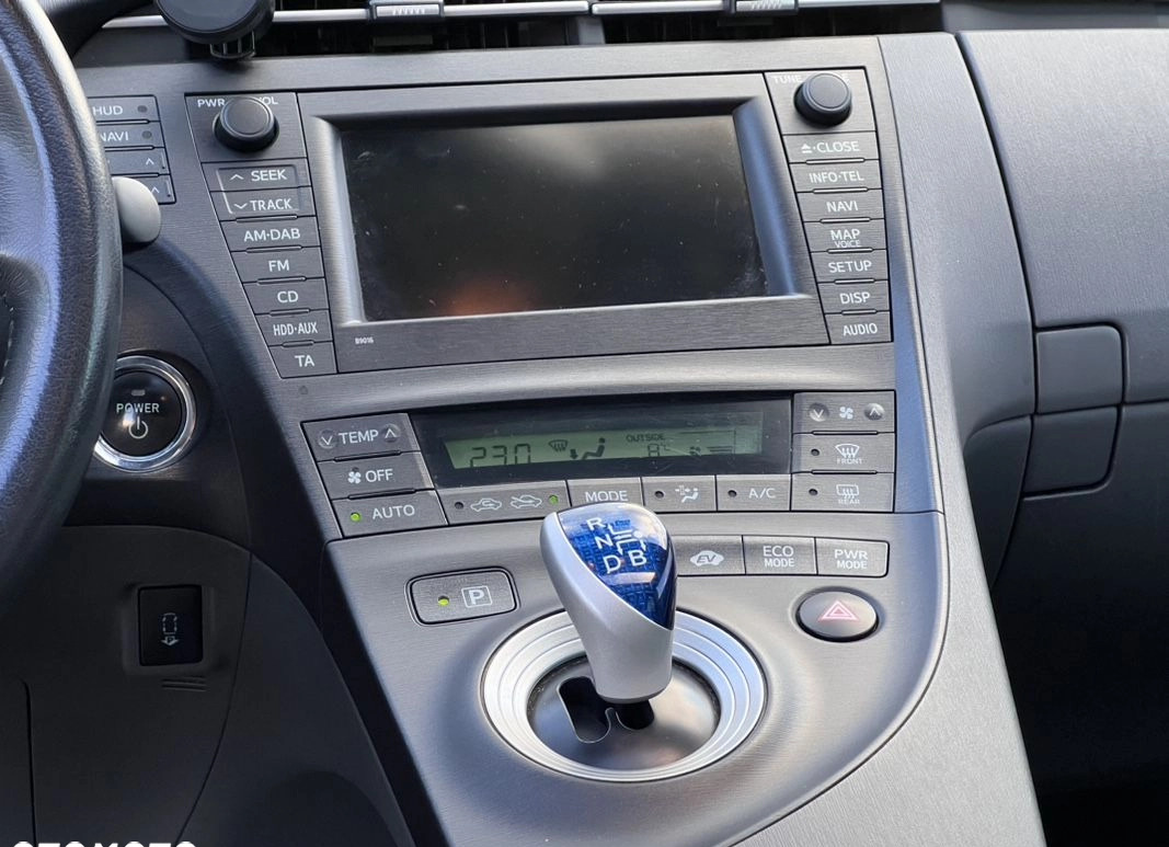 Toyota Prius cena 34000 przebieg: 340000, rok produkcji 2010 z Ślesin małe 742